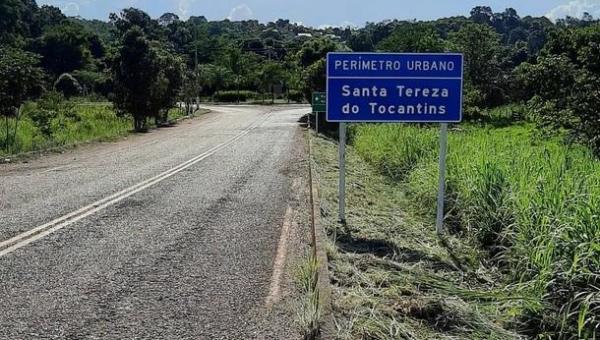 Polícia encontra dois homens mortos e uma mulher baleada em fazenda de Santa Tereza
