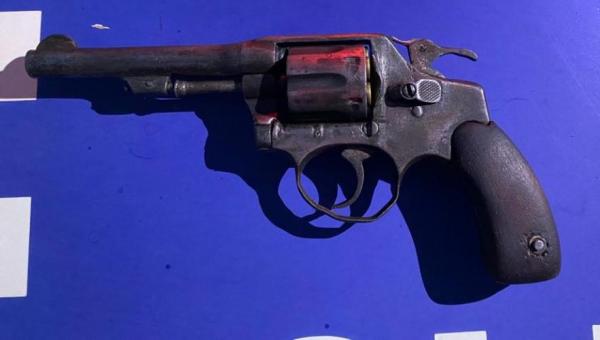 Polícia Militar prende homem por porte ilegal de arma de fogo em Araguanã