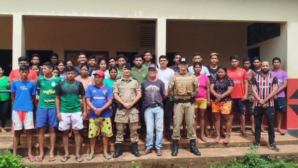 Polícia Militar realiza visita a Aldeia indígena em Tocantinópolis do norte de ministra palestra sobre o novo concurso
