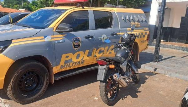 Policia Militar recupera motocicleta com restrição de furto durante Operação Protetor das Divisas e Fronteiras em Sampaio