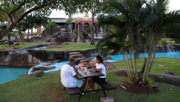 Praça dos Girassóis é revitalizada com espaços para pet e jogos