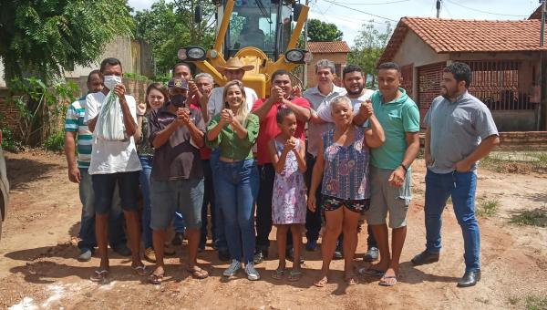 Prefeita Patrícia Evelin inicia pavimentação de mais uma rua em Xambioá