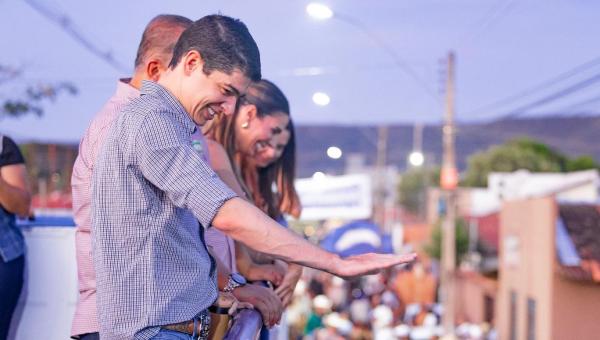 Prefeito Celso Morais e vice Ubiratan  prestigiam cavalgada que celebra tradição e movimenta Paraíso 