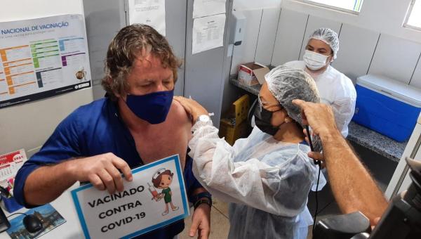 Prefeito de Colinas do Tocantins, Dr. Kasarin tomou a vacina contra a Covid-19