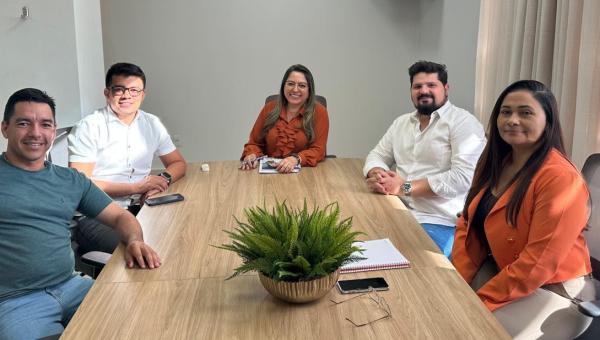 Prefeito de São Miguel do Tocantins Alberto Moreira conhece modelos de escolas de tempo integral de Palmas 