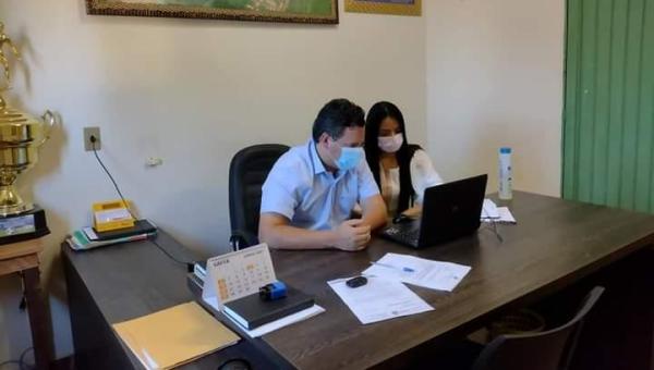 Prefeito Djalma Júnior e primeira-dama participam de vídeo conferência  para implantação do CREAS em Wanderlândia 