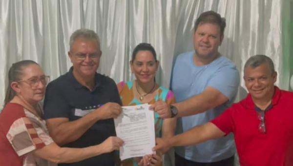 Prefeito Valdemar Nepomoceno assina Projeto de Lei que garante piso salarial nacional da enfermagem em Ananás