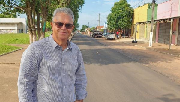 Prefeito Valdemar Nepomoceno comemora avanços nas obras de pavimentação urbana em Ananás 