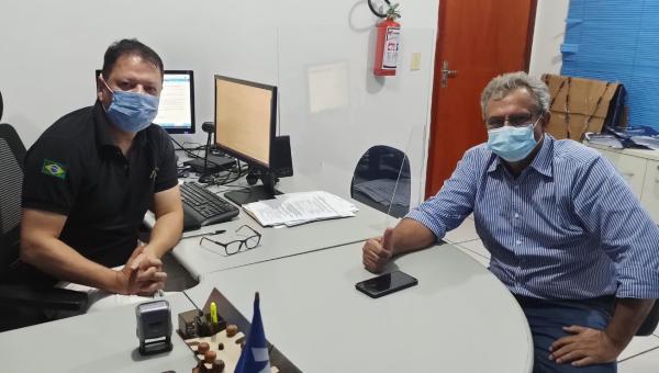 Prefeito Valdemar Nepomoceno firma parceria para instalação de agência virtual da  Receita Federal em Ananás