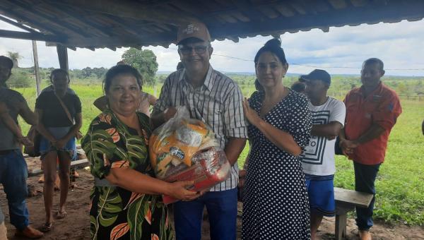 Prefeito Valdemar Nepomoceno visita assentamentos da Zona Rural de Ananás 