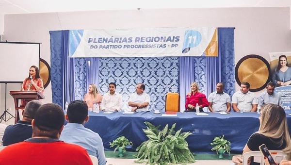 Prefeitos, vereadores e líderes locais se reuniram com a Senador Kátia Abreu em Xambioá