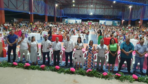 Prefeitura de Ananás celebra Dia das Mães com jantar especial e show de prêmios
