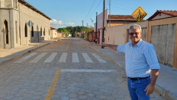 Prefeitura de Ananás revitaliza ruas da cidade com pavimentação e sinalização 