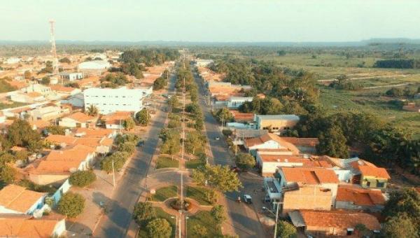Prefeitura de Augustinópolis realiza leilão de veículos, retroescavadeira e maquinários