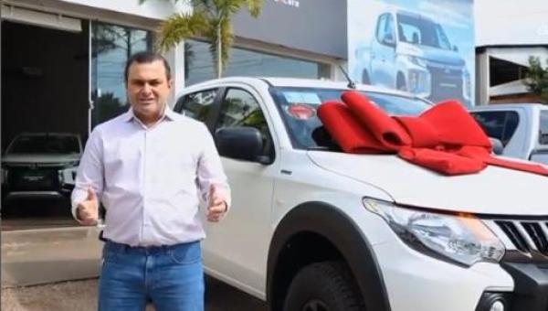 Prefeitura de Cariri do Tocantins recebe caminhonete para apoio à administração do município 