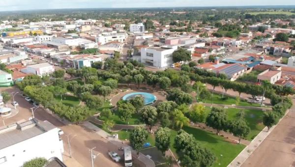 Prefeitura de Colinas do Tocantins comemora início de obras de Praças 