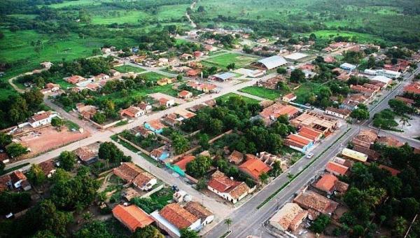 Prefeitura de Pindorama realiza leilão de veículo, retroescavadeira e maquinários