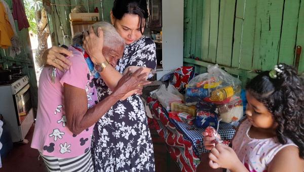 Primeira Dama de Ananás realiza visitas a famílias do município e distribui solidariedade  