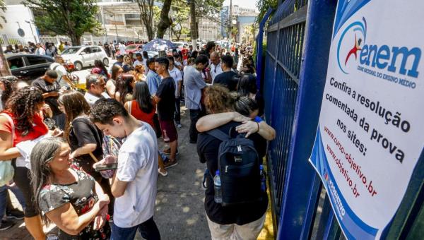 Primeira prova do Enem teve mais textos e nível de dificuldade médio