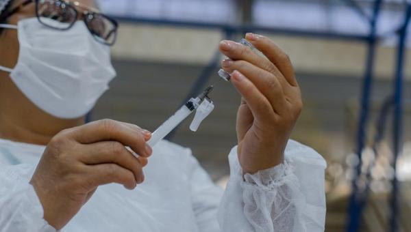 Principais cidades do TO suspendem vacinação contra a Covid-19 durante o feriado