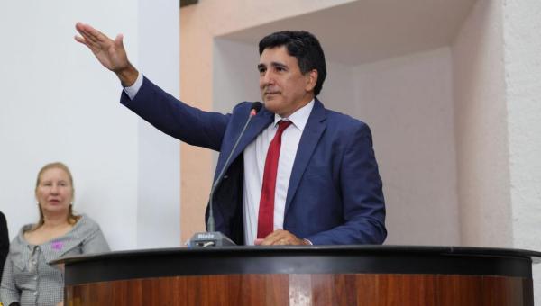 Professor Júnior Geo toma posse para segundo mandato como deputado estadual no Tocantins
