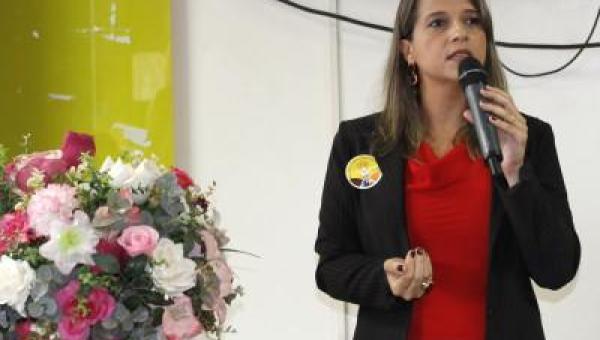 Professora Germana Pires do PCdoB é homologada vice de Paulo Mourão ao governo