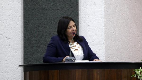 Programa Vale-Gás: Valderez parabeniza Carlesse e garante apoio a MP na Assembleia