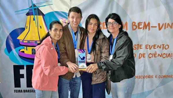 Projeto do CEM Tiradentes é premiado na X Feira Brasileira de Iniciação Científica de Joinville