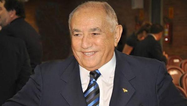 Projetos homenageiam ex-governador Siqueira Campos