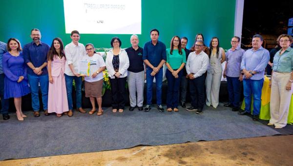 Regulariza Paraíso: entrega de títulos garante posse legal a moradores do Setor Aeroporto