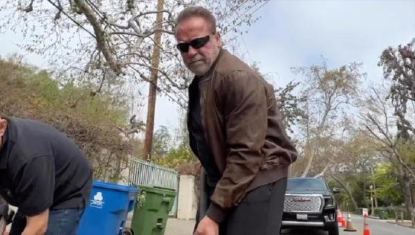 Schwarzenegger causa problema ao tapar um buraco de rua por conta própria