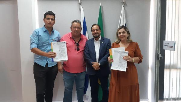 Secretaria da Indústria Comércio e Serviços recebe equipe da prefeitura de Guaraí 

