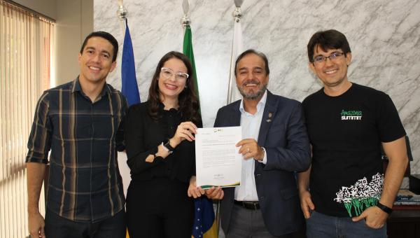 Secretaria da Indústria, Comércio e Serviços recebe visita da nova presidente da Associação dos Jovens Empresários e Empreendedores do Tocantins