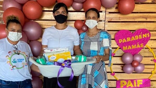 Secretaria Municipal de Assistência Social de Arapoema entrega kits às gestantes atendidas pelo Projeto Mamãe e Bebê no abrigo do Idoso