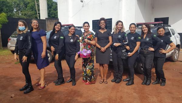 Secretaria Municipal de Políticas Públicas para as Mulheres celebra dia da Mulher com homenagens 