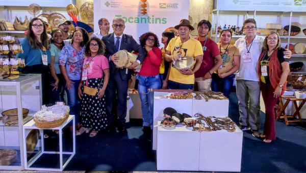 Secretário de Cultura e Turismo visita estande do Tocantins no 15º Salão do Artesanato