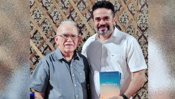 Secretário do Esporte, Cultura e Lazer de Araguaína, Edson Gallo, prestigia lançamento de coleção literária do escritor Jonas Mendonça em Babaçulândia 
