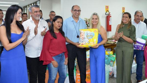 Servidores da Assembleia Legislativa fazem doação à Casa de Marta em comemoração ao Dia das Mães