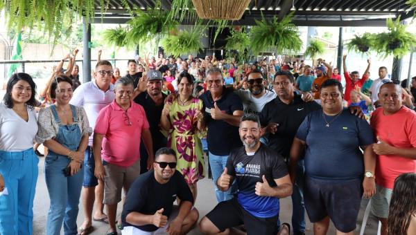 Servidores Municipais participam da maior festa de confraternização da história e são brindados com sorteio de prêmios e dinheiro em Ananás

 