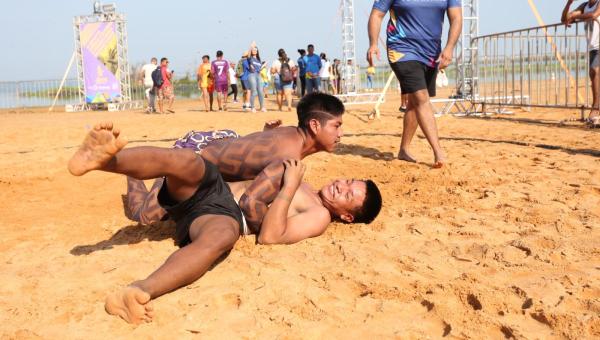 Sete etnias indígenas abrem os Jogos Escolares Indígenas do Tocantins na Praia da Graciosa