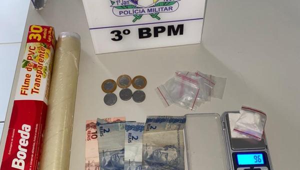 Suspeitos de tráfico de drogas são presos pela Polícia Militar no distrito Alto Lindo em Goiatins