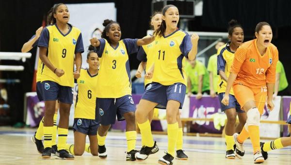 Time feminino do Colégio Estadual Guilherme Dourado é vice-campeão no Campeonato Mundial Escolar de Futsal
