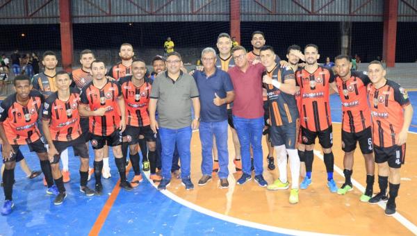 Time Invictus de Futsal vence em casa equipe do Tabocão