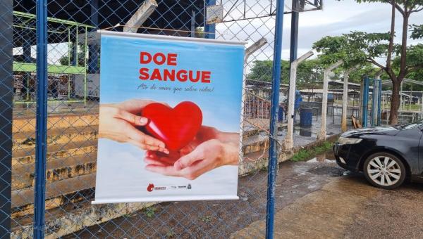 Unidade móvel do Hemocentro realiza coleta externa de sangue na feira do Aureny I 