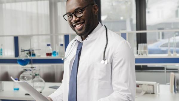 Unitins oferta 51 vagas em residências em saúde para Augustinópolis, Araguaína e Palmas