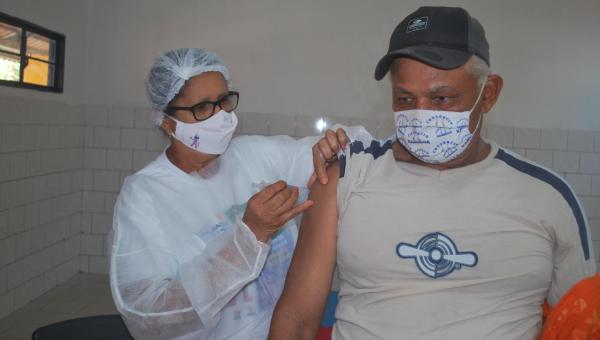 Vacinação contra covid-19 é estendida a profissionais da indústria, transporte, limpeza urbana e educação em Xambioá 