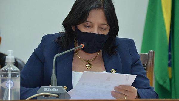 Valderez apresenta anteprojeto que propõe auxílio emergencial a portadores de sequelas da Covid-19