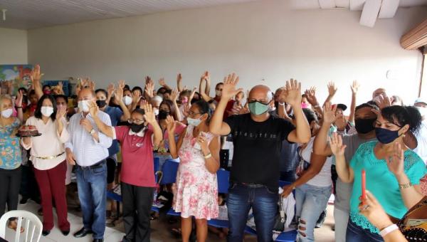 Valderez e Lázaro Botelho participam de reunião do Projeto Cesta Verde no Araguaína Sul