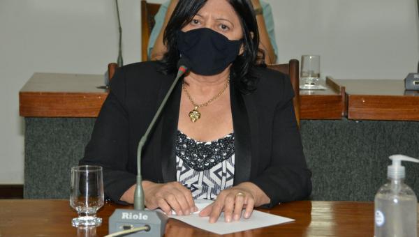 Valderez quer construção de Casa do Estudante em Augustinópolis
