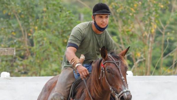 Vaqueiro e cavalo morrem após tomar choque elétrico em caminhão no Bico do Papagaio 
